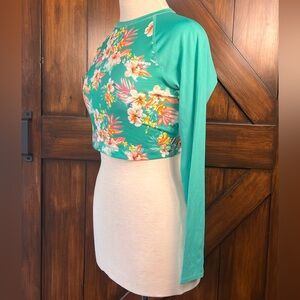 O'rageous Rash Guard Green Floral Long Sleeve Crop Top -‎ Green UPF-50 Women's M